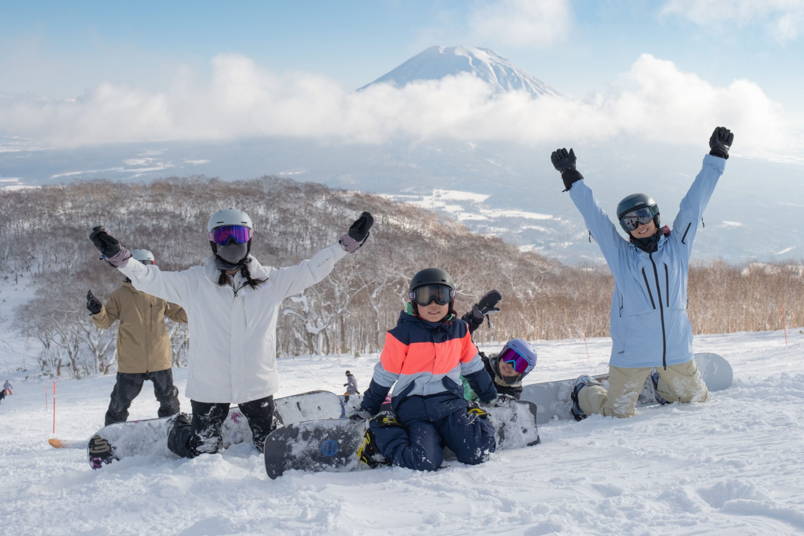Family group skiing Hirafu Niseko