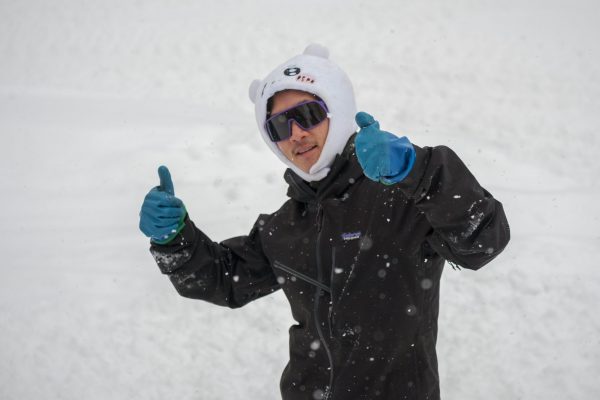Sea And Summit Media, Japan, Hokkaido, winter, snow, ski, skiing, free ski, cat skiing, powder, Iwanai, japow, private, private clients, Susan and Derek Mickle, Mickle, Honeymoon